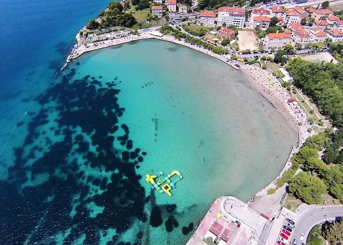 With Wifi - 11816 Apartment Split